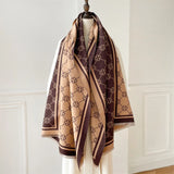 Châle Femme Hiver Motif Monogramme