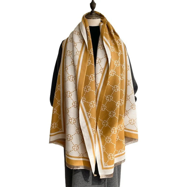 Châle Femme Hiver Motif Monogramme