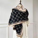 Châle Femme Hiver Motif Monogramme