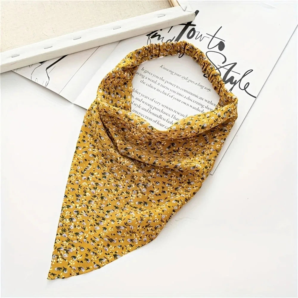 Foulard pour cheveux de couleur unie jaune moutarde.